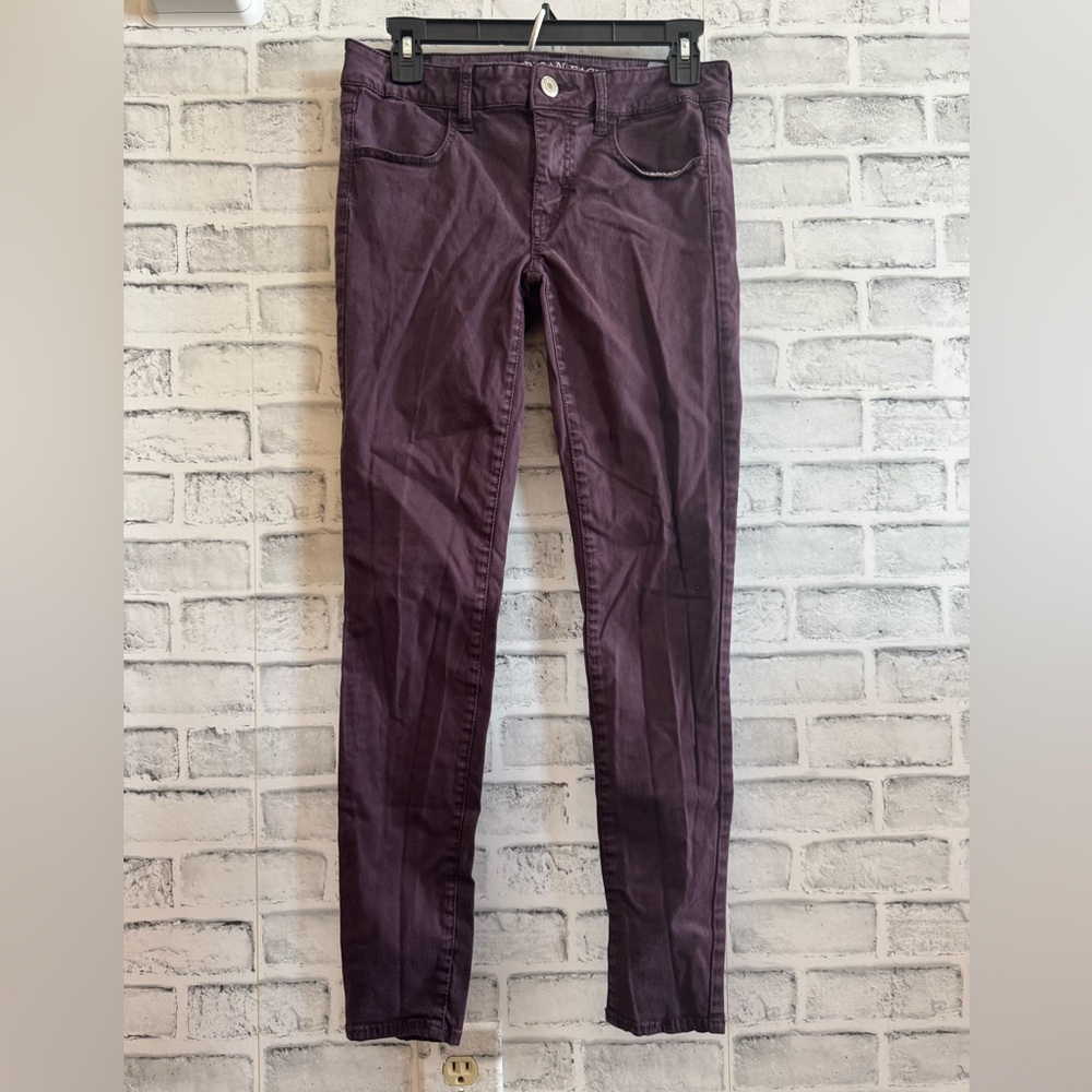 Women’s American Eagle purple skinny pants Size 6